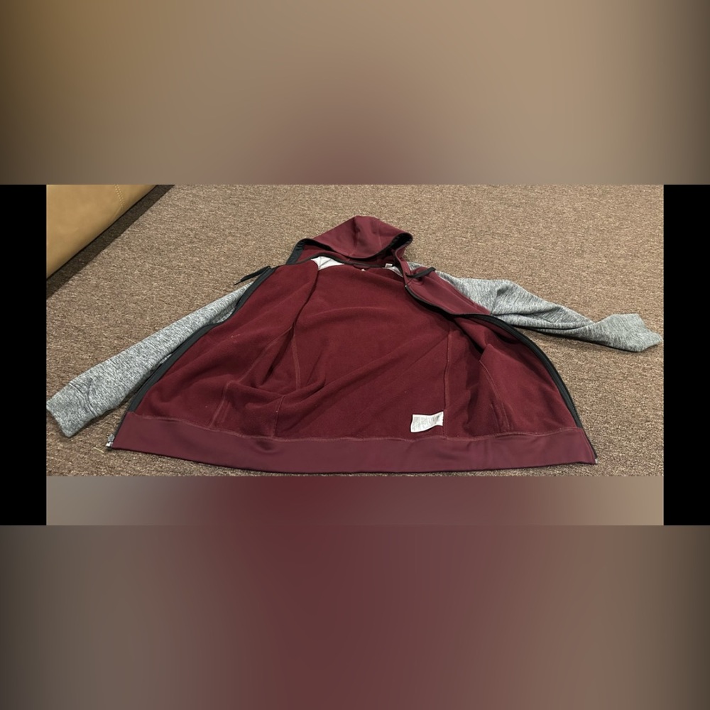 Like NEW! Adidas Climawarm L Burgundy and Gray Hooded Jacket full zip - Picture 6 of 7